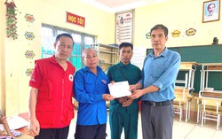MTTQ tỉnh Lai Châu thăm, tặng quà các gia đình bị thiệt hại do mưa lũ tại xã Mường Than