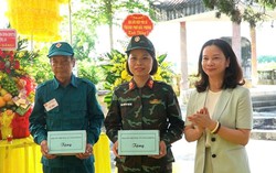 Hội LHPN Hải Phòng dâng hương tưởng niệm các anh hùng liệt sĩ, tặng quà gia đình chính sách