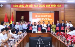 Trao quyết định bổ nhiệm người đứng đầu các cơ sở giáo dục Đại học thuộc Bộ VHTTDL