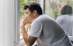 Câu chuyện đằng sau người đàn ông im lặng quá lâu…