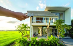 Vợ chồng trẻ "tái thiết" cuộc sống khi thu nhập biến động