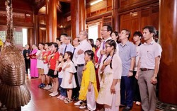 Young overseas Vietnamese strengthen ties to their roots in visiting President Ho Chi Minh's hometown