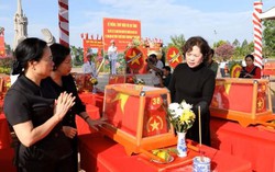Phó Chủ tịch Quốc hội Nguyễn Thị Hồng dự Lễ truy điệu, an táng 47 hài cốt liệt sỹ hy sinh năm 1951