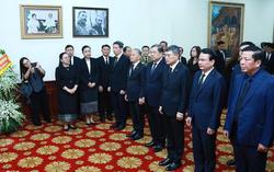 Thủ tướng Lê Minh Hưng viếng Chủ tịch Quốc hội Lào Xaysomphone Phomvihane