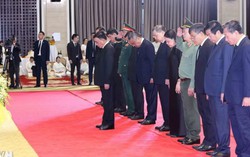 Thường trực Ban Bí thư Trần Cẩm Tú dự Lễ truy điệu đồng chí Saysomphone Phomvihane, Chủ tịch Quốc hội Lào