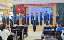 Tập huấn "Phong thái của phụ nữ hiện đại, kỹ năng giao tiếp, ứng xử công sở và giao tiếp công dân"