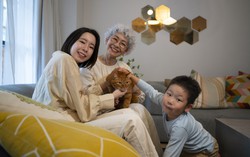 Diễn đàn tháng 8: Báo hiếu đúng cách là chăm lo cho cha mẹ trong khả năng thực tế của mình