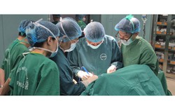 Bé gái 27 tháng tuổi bị chấn thương sọ não sau cú ngã