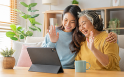 Diễn đàn tháng 8: Yêu thương được "tái định nghĩa" trong kỷ nguyên số