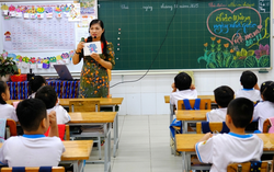 Đưa tiếng Anh thành môn học bắt buộc từ lớp 1: Triển khai không dễ