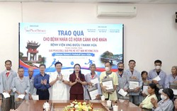 Báo Phụ nữ Việt Nam trao tặng 50 suất quà cho bệnh nhân ung thư hoàn cảnh khó khăn