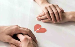 Hôn nhân rạn nứt vì… quả bóng nhựa