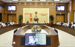 Ủy ban Thường vụ Quốc hội ban hành các nghị quyết về công tác nhân sự, tổ chức