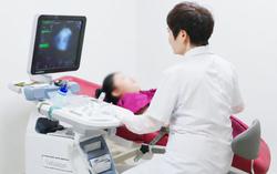 Đón con khỏe mạnh sau 16 năm thai lưu nhờ phác đồ điều trị cá thể hóa