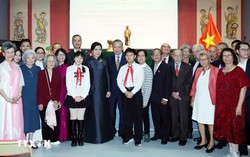Building a united, developing Vietnamese community in France, making practical contributions to the country