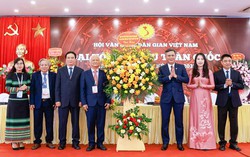 Phó Chủ tịch Trần Thắng dự Đại hội đại biểu toàn quốc Hội Văn nghệ dân gian Việt Nam lần thứ IX
