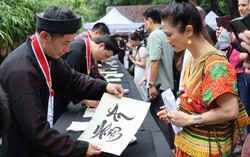 Giữa miền di sản một "nét chữ An Nhiên"
