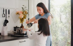 Kiệt sức vì mải miết chạy theo chuẩn mực