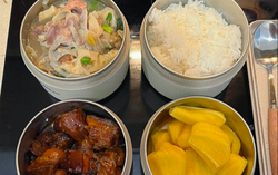 Chồng mang cơm trưa ăn cùng đồng nghiệp nữ