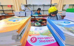Thủ tướng chỉ đạo huy động tất cả nguồn lực, in ấn, cung ứng đủ sách giáo khoa