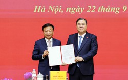 Phó Thủ tướng Thường trực Phạm Gia Túc trao quyết định điều động, bổ nhiệm Phó Chủ nhiệm VPCP Nguyễn Danh Huy