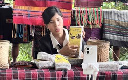 Phụ nữ vùng cao ứng dụng AI để bán hàng