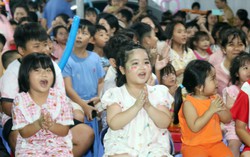 Trung thu thanh bình với trẻ em ở xóm trọ
