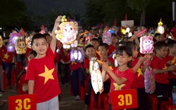 "Năm nay là Trung thu vui nhất của chúng con!"