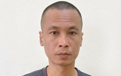 Khởi tố "nghịch tử" dùng mũ bảo hiểm và dao tấn công bố đẻ
