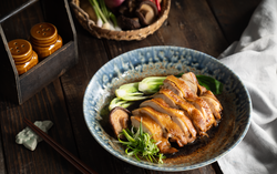 Làm món đùi gà Mỹ hấp xì dầu chuẩn vị nhà hàng bằng nồi cơm điện