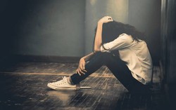 Bi kịch của những đứa con "như người thừa" trong gia đình