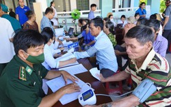 Chung tay chăm sóc sức khỏe cho hơn 700 người dân ở biên giới biển