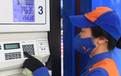 Giá xăng đồng loạt tăng, xăng E5 RON 92 tăng 720 đồng/lít