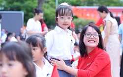 Cùng cô học trò nhỏ ngày đầu vào lớp Một