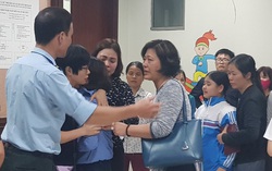 Bố cháu bé 34 tháng tuổi tử vong ở cầu trượt: 'Mọi việc cứ để pháp luật xử lý'