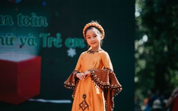 Mẫu nhí Minh Ngọc chia sẻ nỗi đau với các bạn nhỏ 
thiệt thòi 