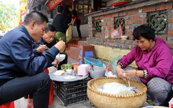 Người phụ nữ sẵn sàng dạy nghề gia truyền cho… người lạ