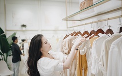 MC-NTK Huyền Châu với mô hình 'bữa tiệc thời trang'