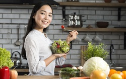 Ăn kiêng, giảm cân không đúng cách dễ bị còi xương 