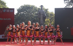 Dàn diễn viên múa nhí hóa thân thành… cô Mị tại Ngày hội Mottainai 2019