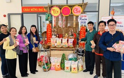 Các nữ chiến sĩ công an thử sức... kinh doanh