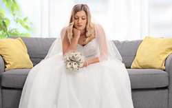 Chú rể chê váy cưới quá đắt, cô dâu liền hủy hôn lễ