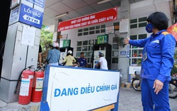 Xăng dầu đồng loạt giảm giá trong ngày đầu tiên đi làm của năm Canh Tý