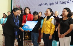 "Tết yêu thương" đến với gia đình chính sách, phụ nữ khó khăn tỉnh Nghệ An