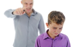 Ông bố "có 1-0-2" suốt ngày trù úm con thi trượt 