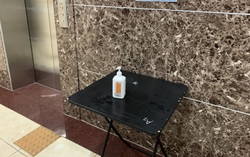 Sử dụng thang máy đúng cách để tránh nguy cơ lây nhiễm virus Covid-19