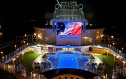 Điều gì biến du thuyền Diamond Princess sang trọng thành ổ dịch Covid-19 nổi trên biển?