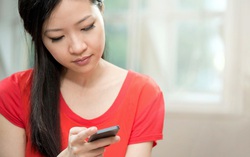Vợ "tựa cửa chờ chồng": Đợi chờ không đi cùng hạnh phúc