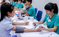 Tạm dừng thi tuyển với lao động xuất khẩu có triệu chứng ho, sốt, khó thở
