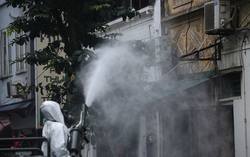 2 người tiếp xúc với bệnh nhân Covid-19 bị sốt, Bình Định phun khử trùng tất cả nơi họ đi qua